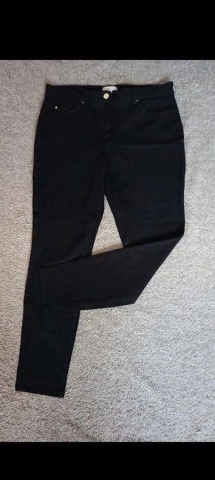 Damskie czarne dżinsy