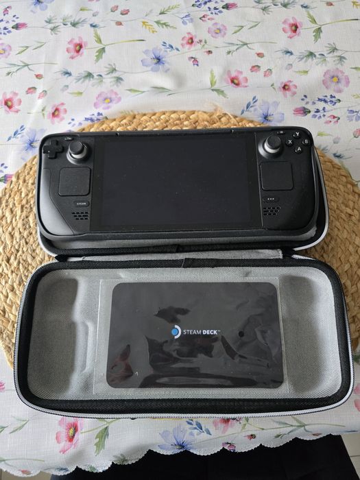 Konsola SteamDeck 512 GB LCD + Case ochronny