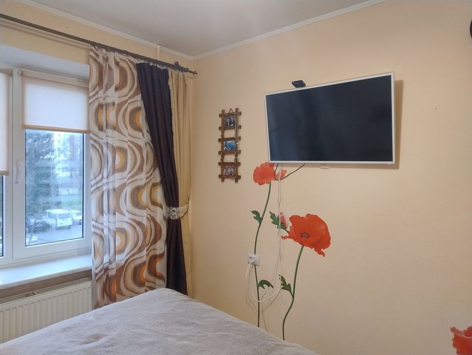 Продам 3-х кімнатну квартиру в Тернополі з і/о, меблями та технікою