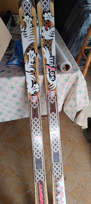 Narty skiturowe bez wiązań