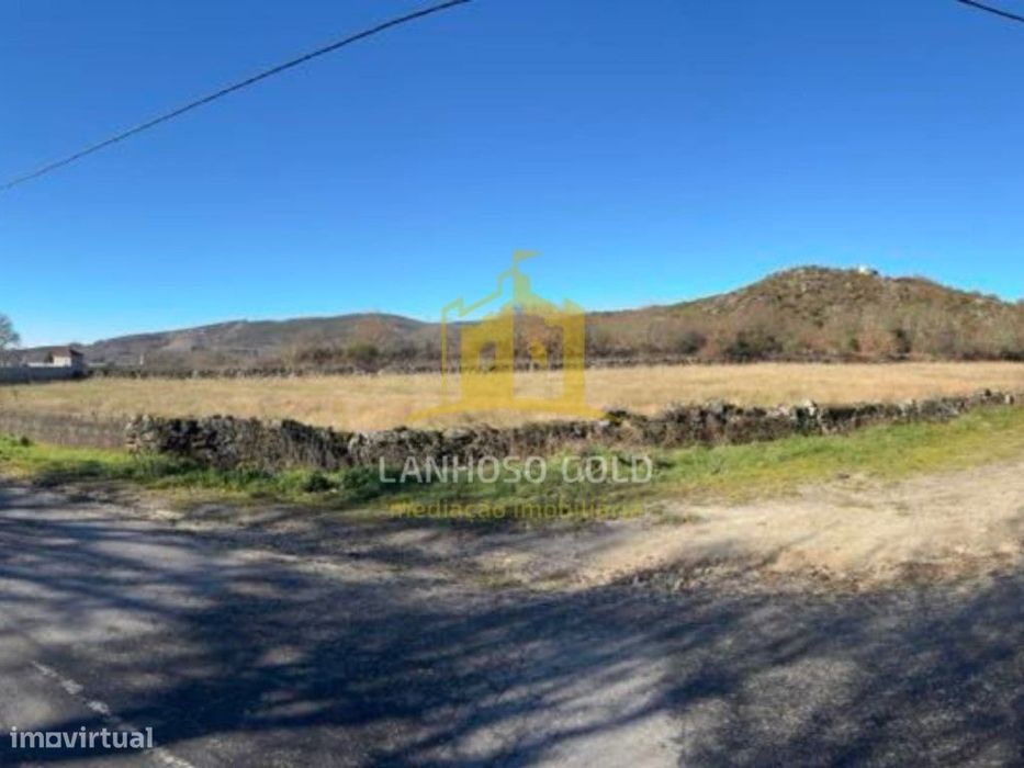 Terreno de 4550m² em Sarraquinhos, Montalegre - Excelente Oportunid...