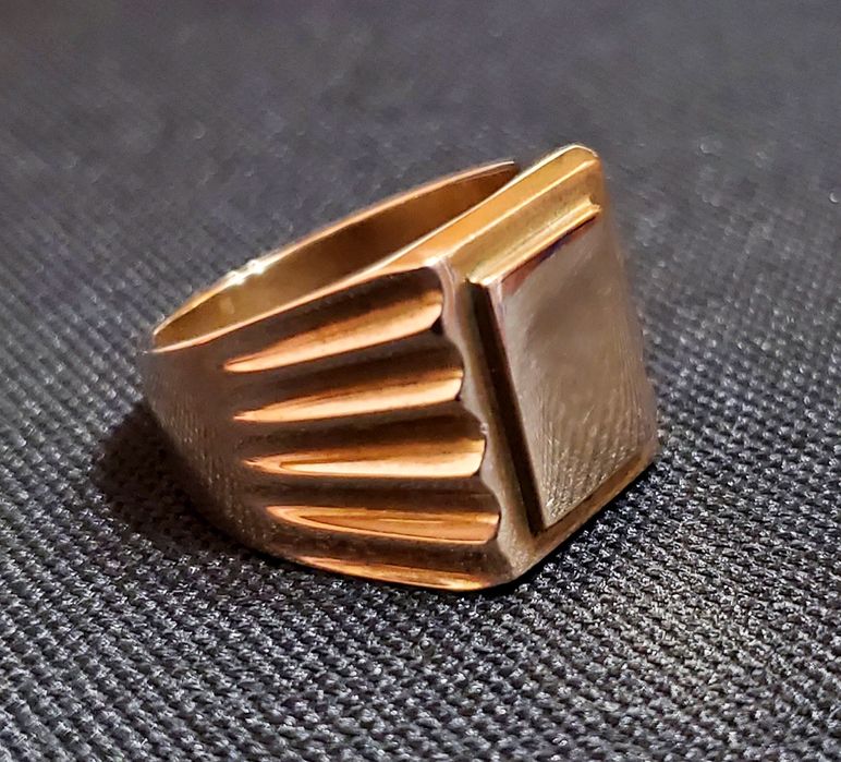 Печатка,кольцо золотого цвета без пробы цвета золота 583 периода ссср