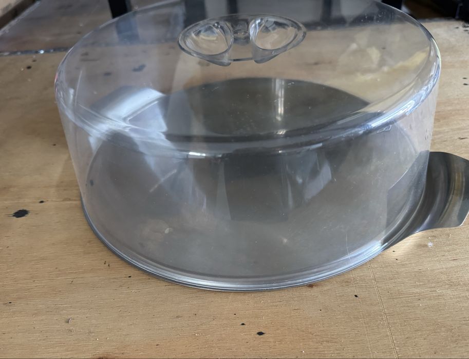 Тортівниця з кришкою