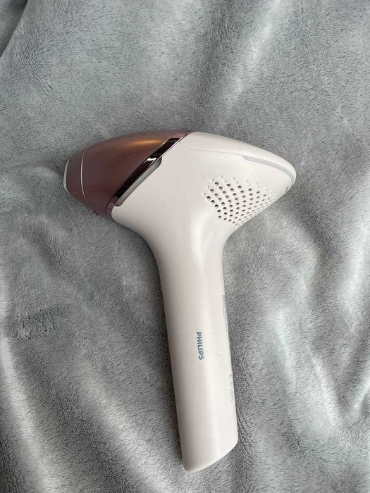 Фотоепілятор PHILIPS Lumea BRI958