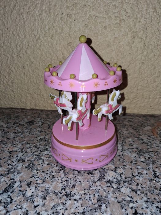 Caixa de Música cor de rosa