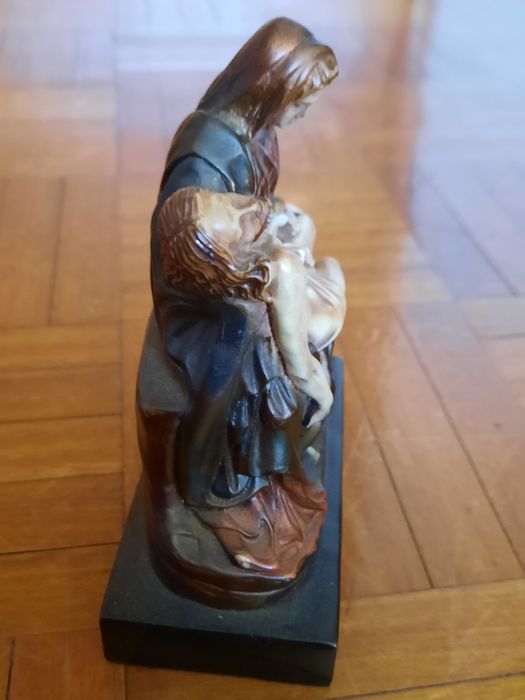 Escultura da Pietá pequena