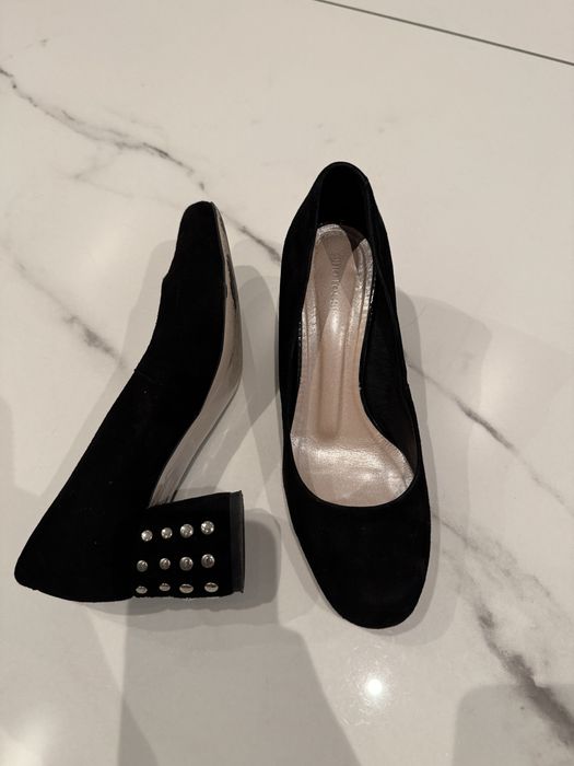 Półbuty Gino Rossi z ćwiekami na obcasie