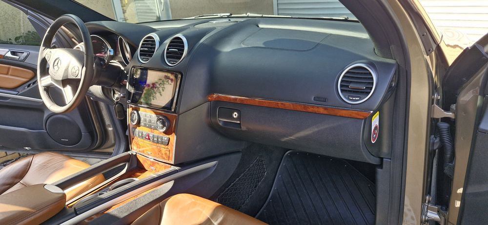 Mercedes ML500 Мерседес МЛ500 4матик 5.5 газ/бензин 2010 год