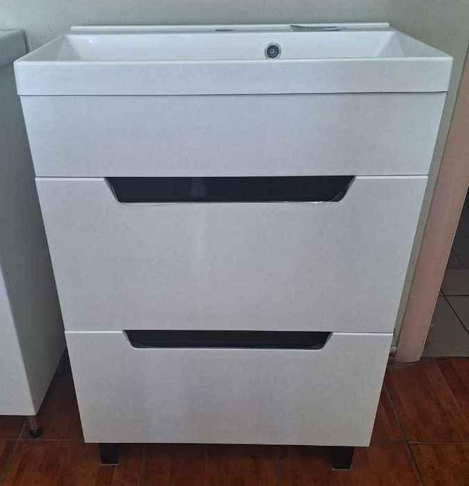 Меблі для ванної кімнати з умивальниками від 40 до 100см