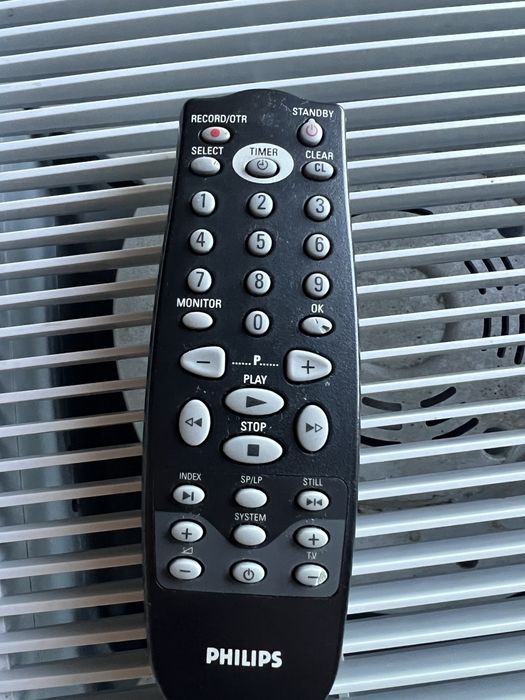 Oryginalny Pilot Philips RT182 do magnetowidu VHS – Sprawny