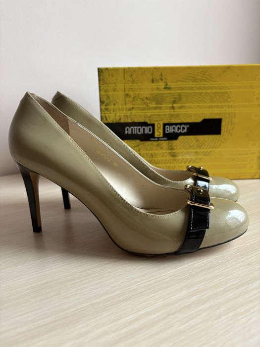 Туфлі жіночі,лакові