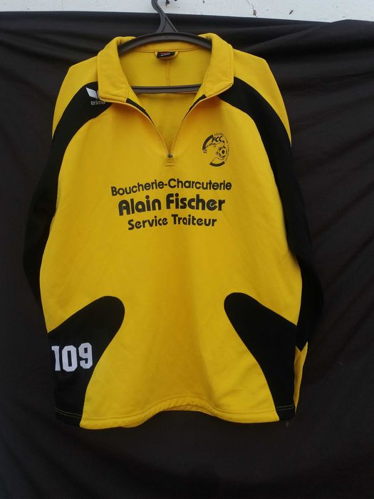 Футбольна спортивна з довгим рукавом: Швейцарія: FCC CORCELLES / Пежо.