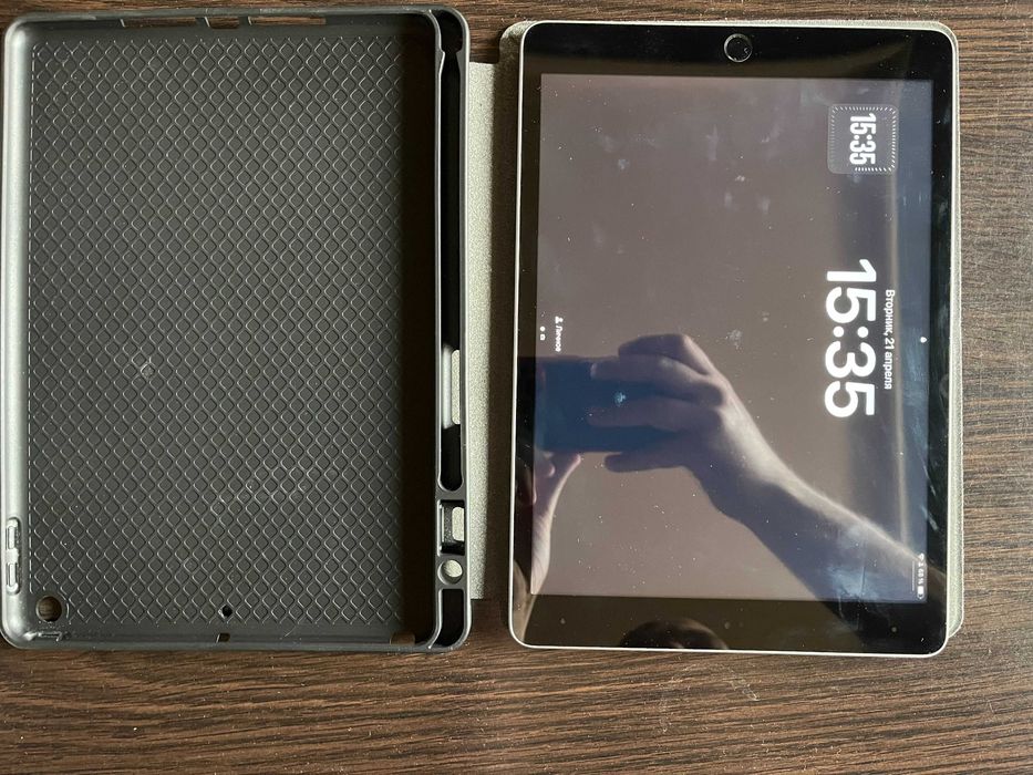 iPad 9 2021 64GB Wi-Fi плюс чехол