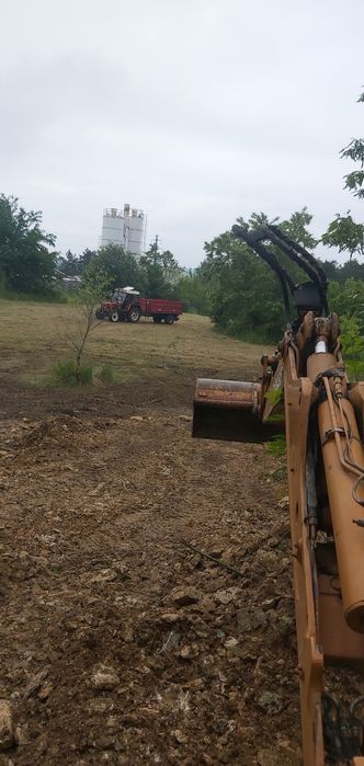 Roboty ziemne, transport, wywóz gruzu.