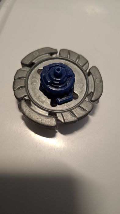 Beyblade Lightning L drago 105 HF