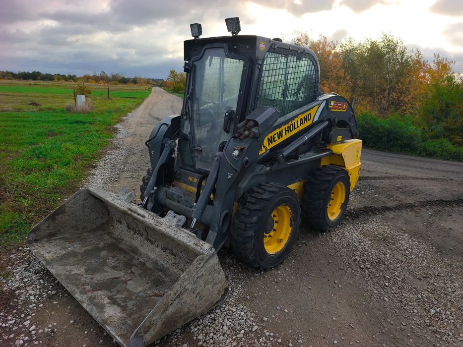 New Holland L220  Ładowarka New Holland L220