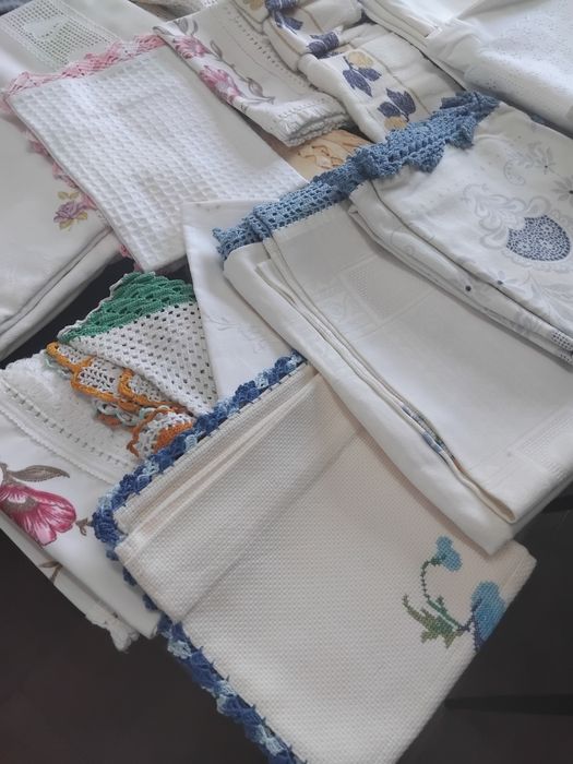 Peças bordadas, croché...