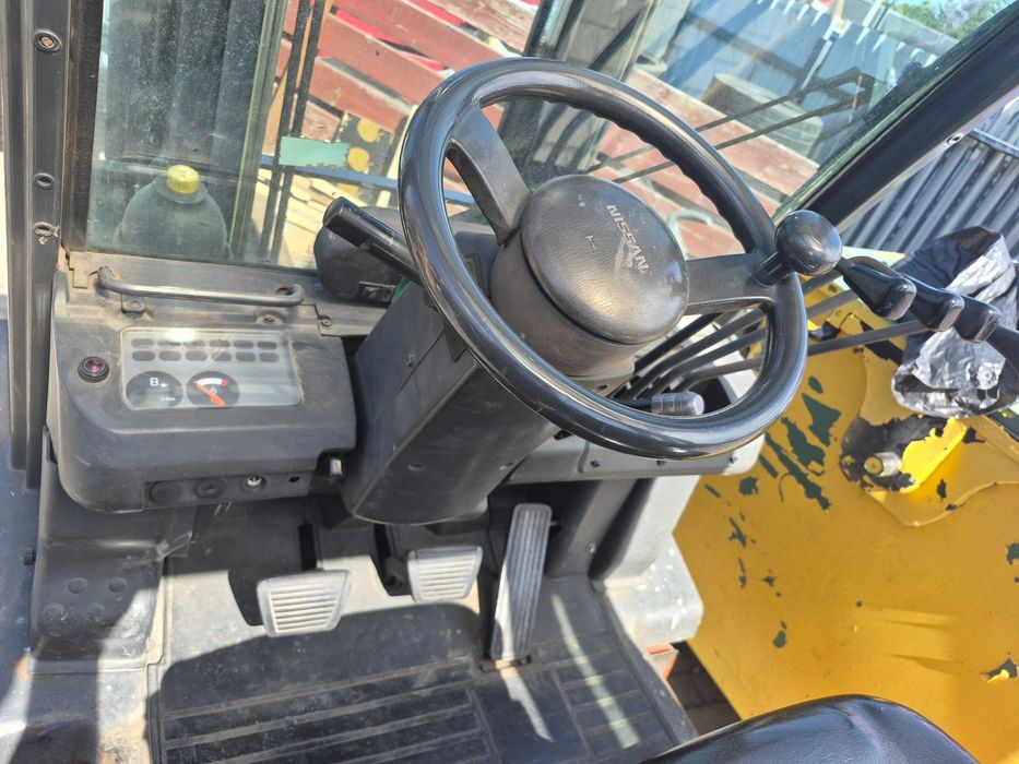 Wózek widłowy Nissan UD02A25PQ  2003 rok