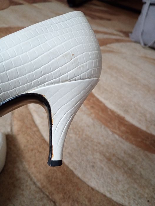 Buty damskie na szpikach r. 36