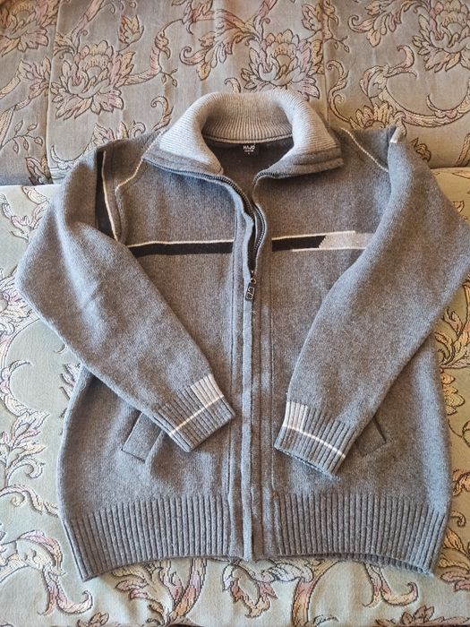 Sweter rozpinany na zamek błyskawiczny