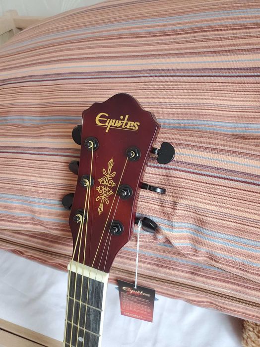 акустична гітара глянцева світла нова металеві струни