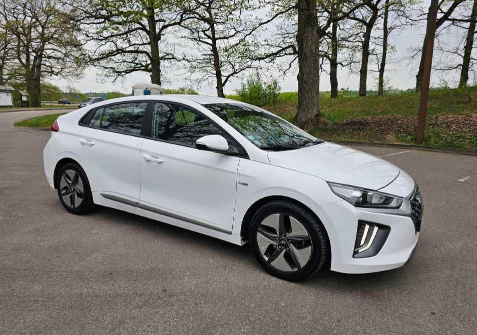 Hyundai IONIQ 2020 року