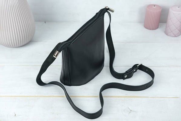 Нова шкіряна чорна сумка