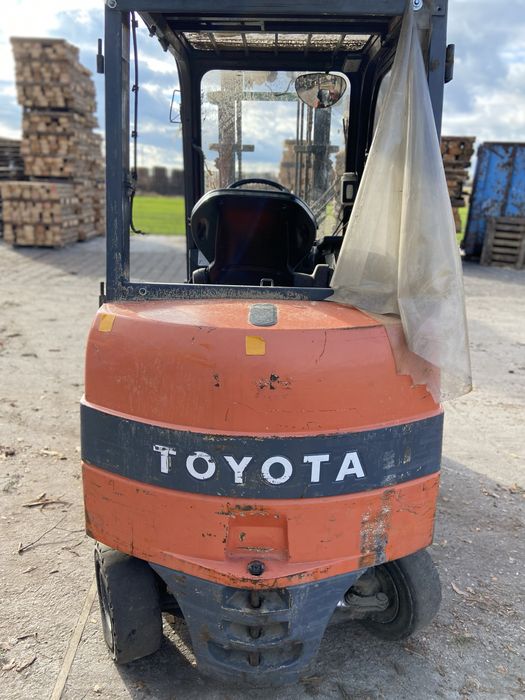Wózek widłowy elektryczny toyota