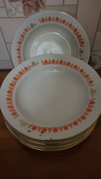 Порцелянові чашки,Глибокі тарілки Баранівка