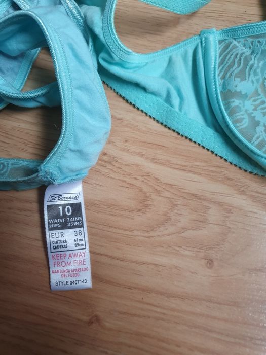 Komplet majtki i biustonosz (75B)