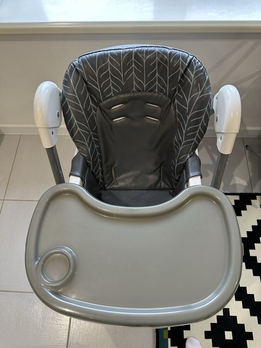 Стілець для годування