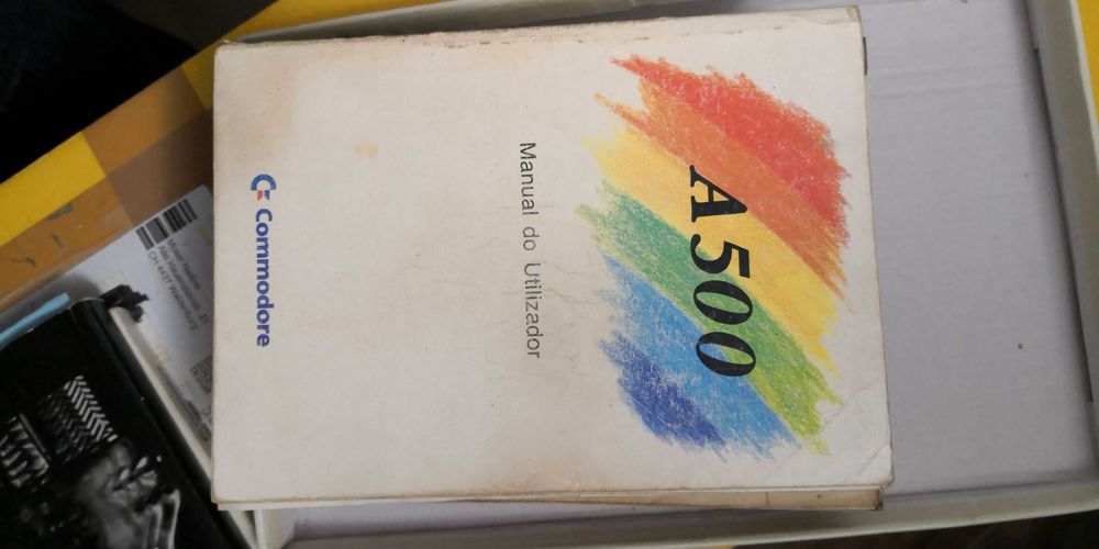 Livros tecnicos e manuais utilização.Computador Commodore. Ler anuncio