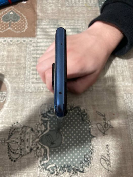 Продам телефон Xiaomi Redmi Note 9 Pro