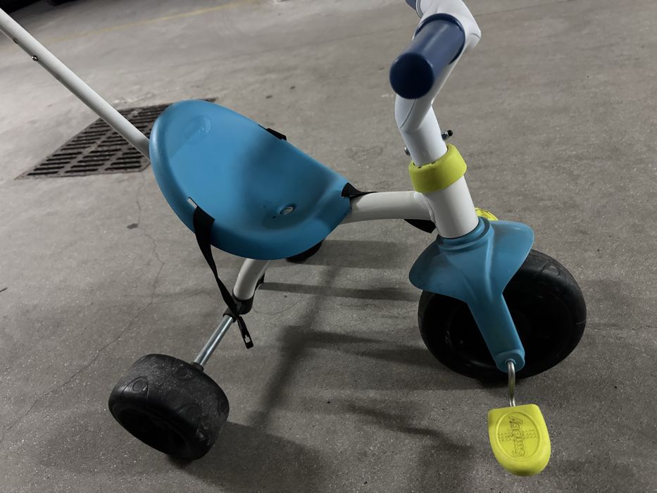 Triciclo com pega