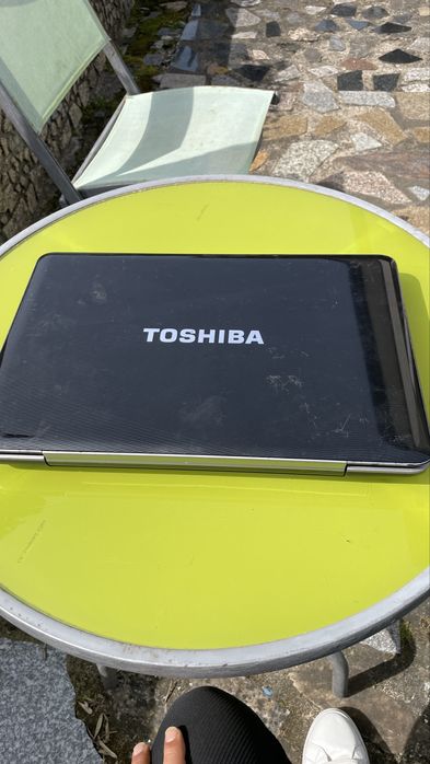 Dois Toshiba satelite