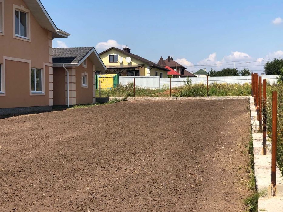Продаж будинку 180 м² + гараж | 10 соток | біля озера | комунікації