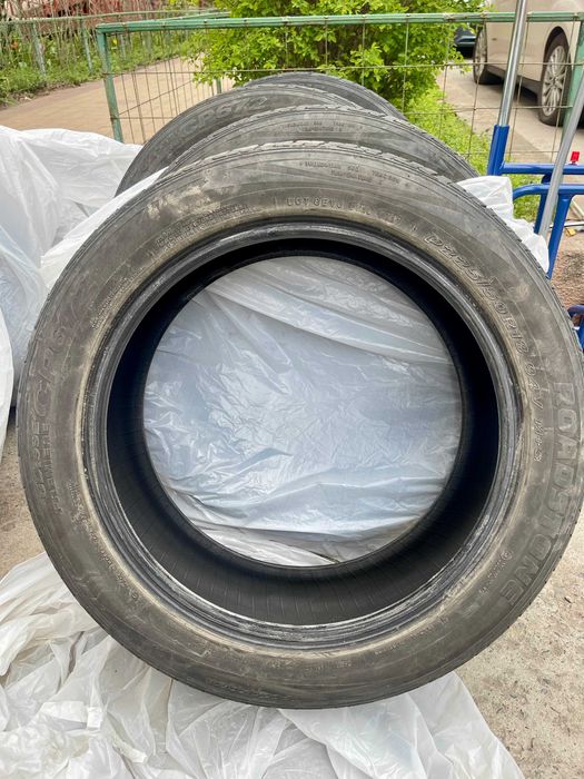Продам літні автошини 225/50 R18 (комплект 4 шт.) Знос приблизно 60-70%. Комплект 4шт