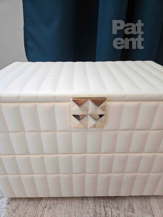 Duża biała pikowana szkatułka na biżuterię 4 poziomy z lusterkiem