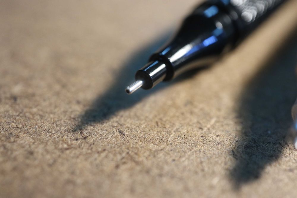 2 Lapiseiras de Metal 0.3mm (Ponta Retrátil) - Nunca usadas