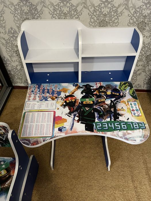 Дитяча шкільна парта