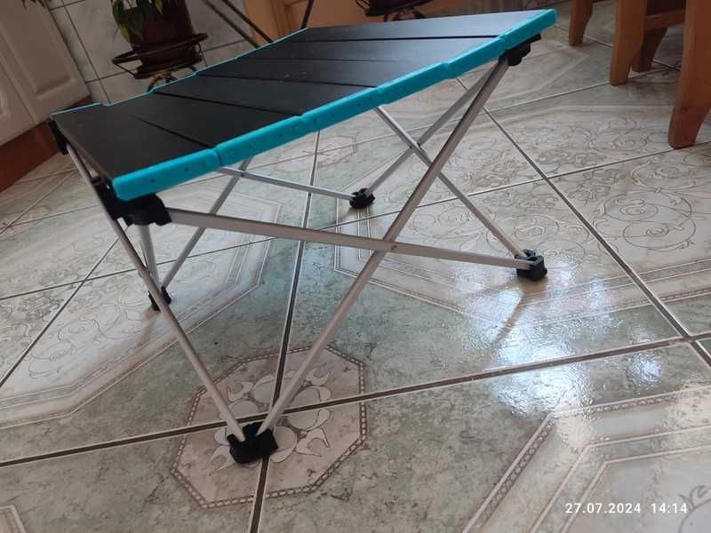 Nowy czarny składany stolik turystyczny