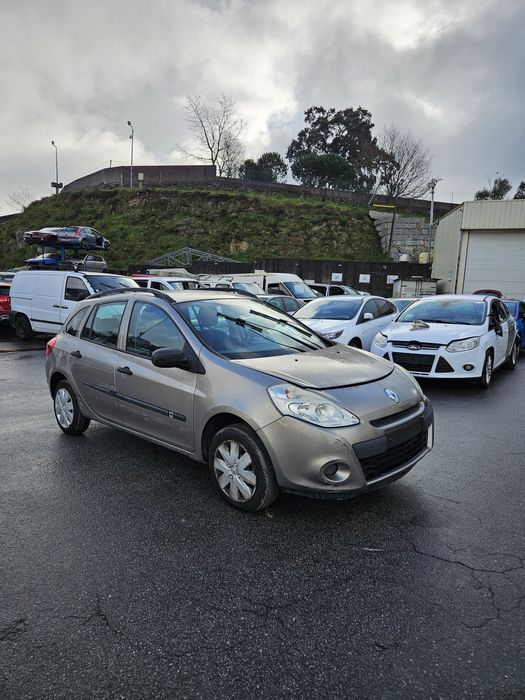 Renault Clio III Break 1.2i de 2010 para peças