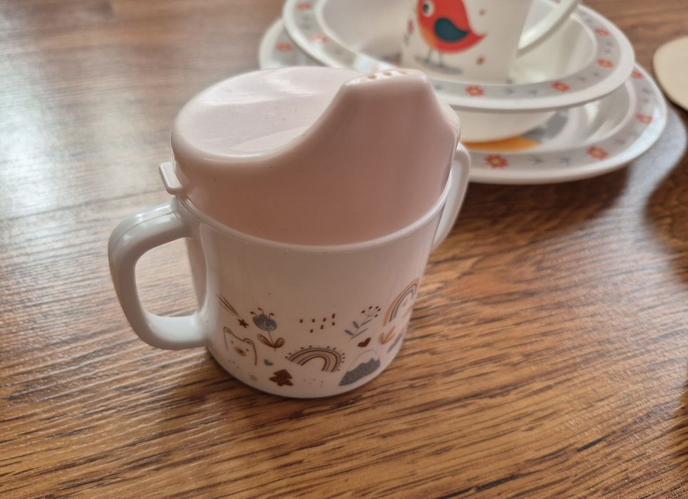 Продам дитячий посуд