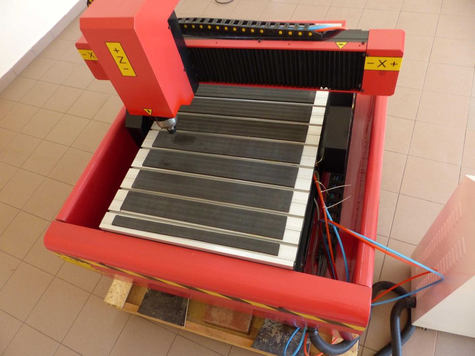 Frezarka górnowrzecionowa 2,2 KW 60x90 cm