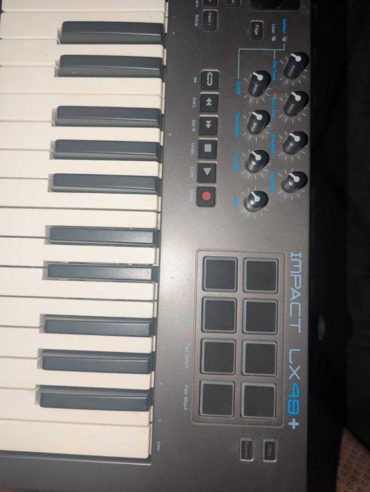 Teclado Controlador MIDI - NEKTAR Impact LX (49 Teclas)