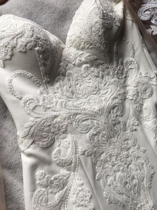 Suknia ślubna syrenka ecru Oksana Mukha