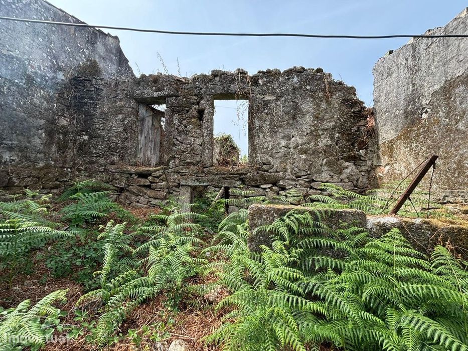 Moradia para Restaurar T4 Venda em Grade e Carralcova,Arcos de Valdeve