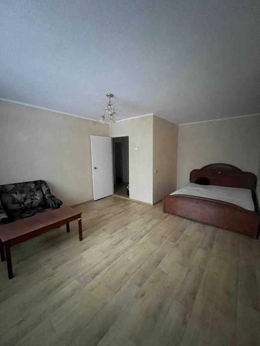 Однокомнатная квартира левый берег на втором этаже