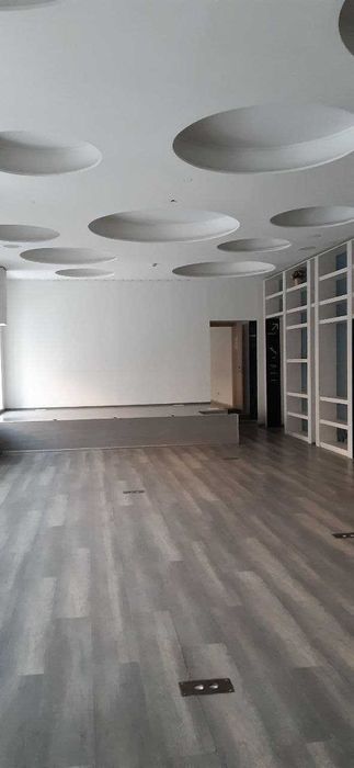 Будівля 1680.9 м2 центр