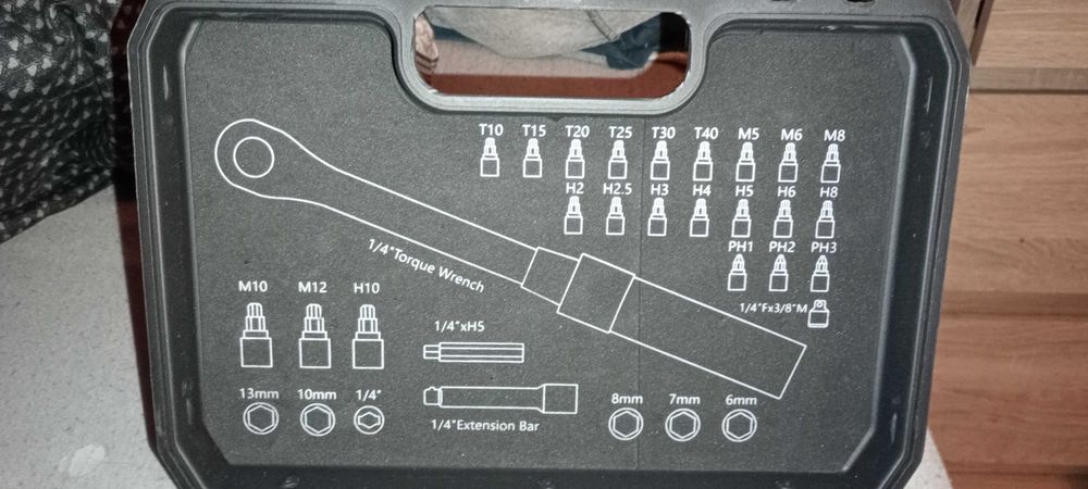 Klucz dynamometryczny w walizce komplet 32 szt